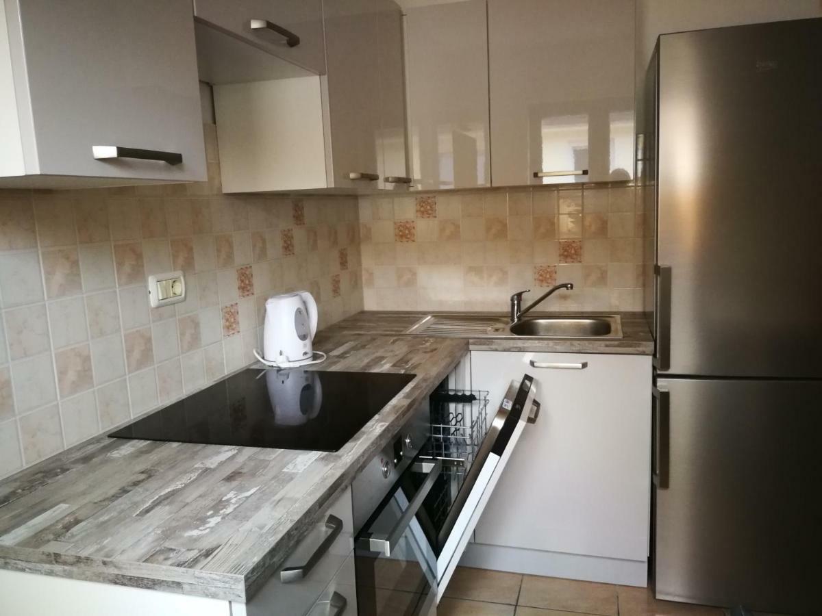 Vila House Čeh Črni Kal Exteriér fotografie